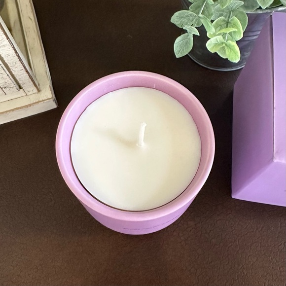 Rodan and Field • Candle & Samples Bundle - Picture 3 of 4